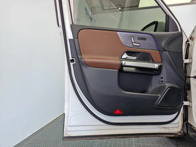 Mercedes-Benz GLB 2023 GLB 220 Style tendance intérieur photo 13