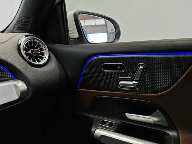 Mercedes-Benz GLB 2023 GLB 220 Style tendance intérieur photo 17