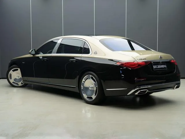 Mercedes-Benz Mercedes-Maybach S-Class 2023 S 680 4MATIC extérieur photo 6