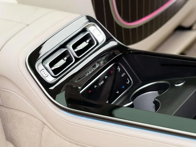 Mercedes-Benz Mercedes-Maybach S-Class 2023 S 680 4MATIC intérieur photo 19