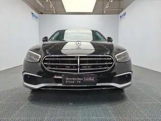 Mercedes-Benz E-Class 2023 E 300 L Estilo de moda Coche exterior foto 2 Mercedes-Benz E-Class 2023 E 300 L Estilo de moda Coche exterior foto 2