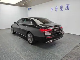 Mercedes-Benz E-Class 2023 E 300 L Estilo de moda Coche exterior foto 4 Mercedes-Benz E-Class 2023 E 300 L Estilo de moda Coche exterior foto 4