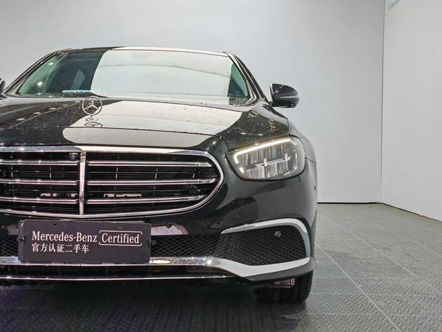 Mercedes-Benz E-Class 2023 E 300 L Estilo de moda Coche interior foto 19 Mercedes-Benz E-Class 2023 E 300 L Estilo de moda Coche interior foto 19