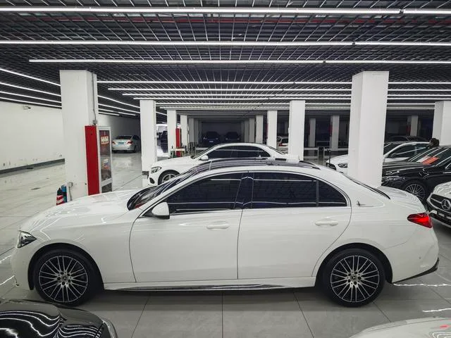 Mercedes-Benz C-Class 2022 C 260 L Version sportive extérieur photo 3 Mercedes-Benz C-Class 2022 C 260 L Version sportive extérieur photo 3