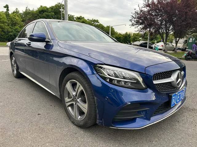 Mercedes-Benz C-Class 2021 C 260 L Version sportive extérieur photo 3