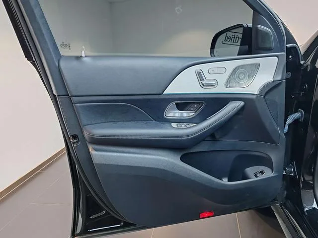 Mercedes-Benz GLE Coupe 2022 GLE 350 4MATIC Coupé SUV Estilo de moda interior foto 18 Mercedes-Benz GLE Coupe 2022 GLE 350 4MATIC Coupé SUV Estilo de moda interior foto 18
