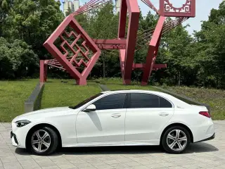 Mercedes-Benz C-Class 2022 C 200 L Version sportive intérieur photo 12