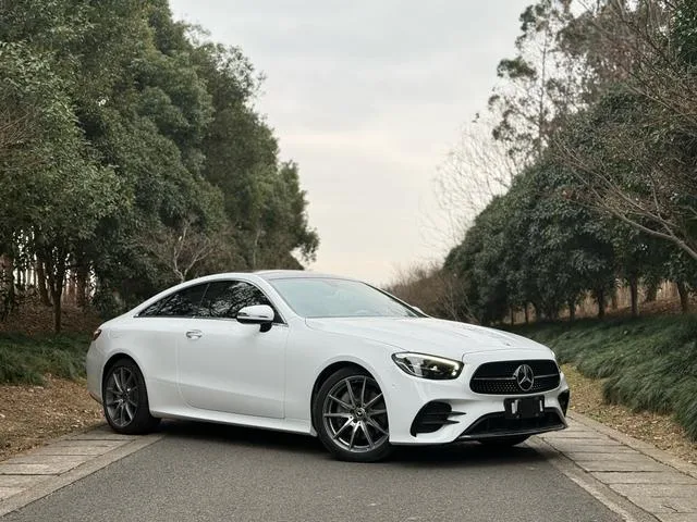 Mercedes-Benz E-Class (Imported) 2023 E 260 Coupé exterior foto 4 Mercedes-Benz E-Class (Imported) 2023 E 260 Coupé exterior foto 4
