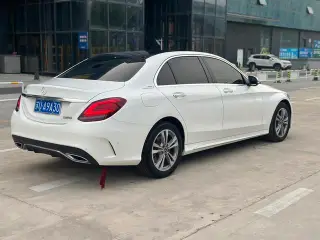 Mercedes-Benz C-Class 2021 C 200 L Edición deportiva de moda exterior foto 4 Mercedes-Benz C-Class 2021 C 200 L Edición deportiva de moda exterior foto 4