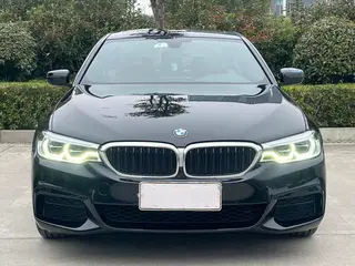 BMW 5 Series 2020 530Li Leading Type M Sports suit exterior photo 2