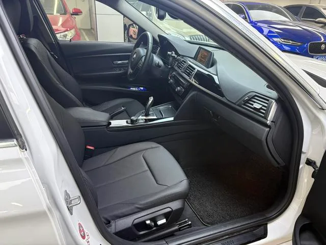 BMW 3 Series 2017 320Li Style tendance intérieur photo 7