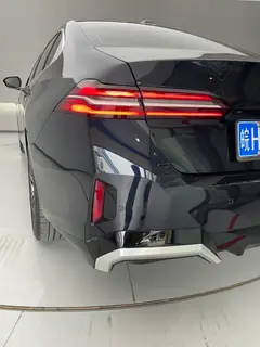 BMW 5 Series 2024 530Li Лидирующий M Спортивный костюм экстерьер фото 10