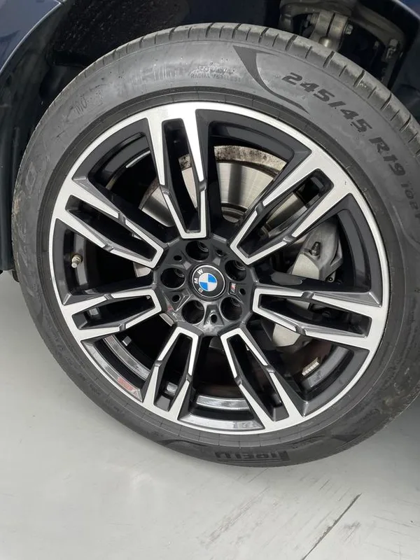 BMW 5 Series 2024 530Li Лидирующий M Спортивный костюм интерьер фото 19
