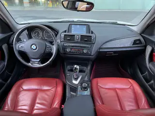 BMW 1 Series (Imported) 2013 Модификация 118i Лидирующий интерьер фото 13