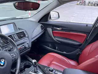 BMW 1 Series (Imported) 2013 Модификация 118i Лидирующий интерьер фото 18
