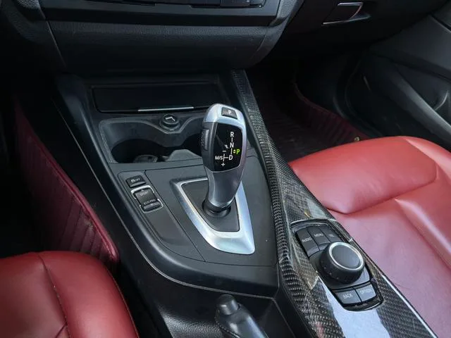 BMW 1 Series (Imported) 2013 Модификация 118i Лидирующий интерьер фото 19