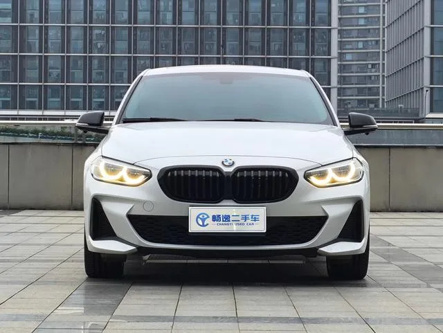 BMW 1 Series 2021 125i M Sports Obsidian Night Edition exterior photo 2