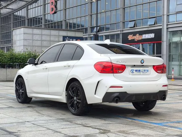 BMW 1 Series 2021 125i M Sports Obsidian Night Edition exterior photo 4