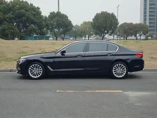 BMW 5 Series 2018 Restyling 530Li Leading Type Luxury Set exterior photo 4 BMW 5 Series 2018 Restyling 530Li Leading Type Luxury Set exterior photo 4