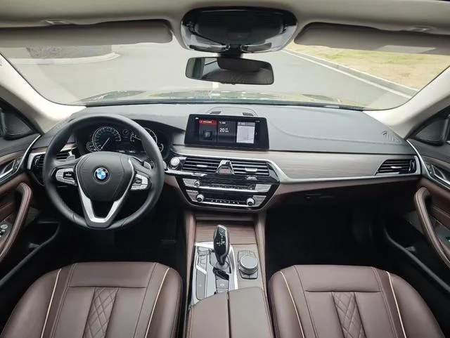 BMW 5 Series 2018 Restyling 530Li Leading Type Luxury Set exterior photo 6 BMW 5 Series 2018 Restyling 530Li Leading Type Luxury Set exterior photo 6