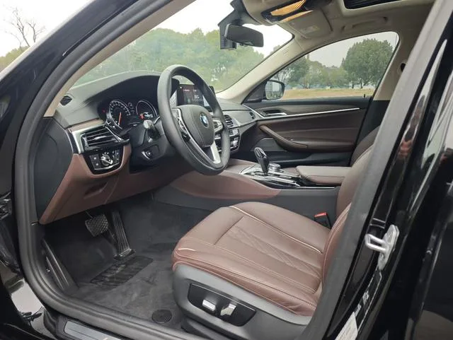 BMW 5 Series 2018 Restyling 530Li Leading Type Luxury Set exterior photo 7 BMW 5 Series 2018 Restyling 530Li Leading Type Luxury Set exterior photo 7