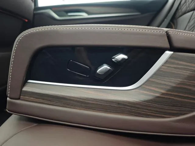 BMW 5 Series 2018 Restyling 530Li Leading Type Luxury Set interior photo 17 BMW 5 Series 2018 Restyling 530Li Leading Type Luxury Set interior photo 17