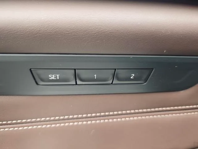 BMW 5 Series 2018 Restyling 530Li Leading Type Luxury Set interior photo 20 BMW 5 Series 2018 Restyling 530Li Leading Type Luxury Set interior photo 20