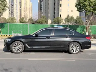 BMW 5 Series 2018 528Li Édition spéciale répertoriée extérieur photo 4 BMW 5 Series 2018 528Li Édition spéciale répertoriée extérieur photo 4