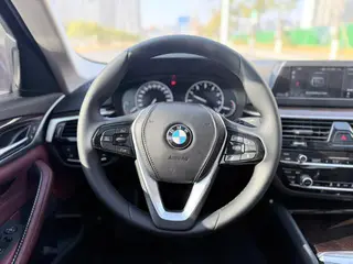 BMW 5 Series 2018 528Li Édition spéciale répertoriée extérieur photo 5 BMW 5 Series 2018 528Li Édition spéciale répertoriée extérieur photo 5