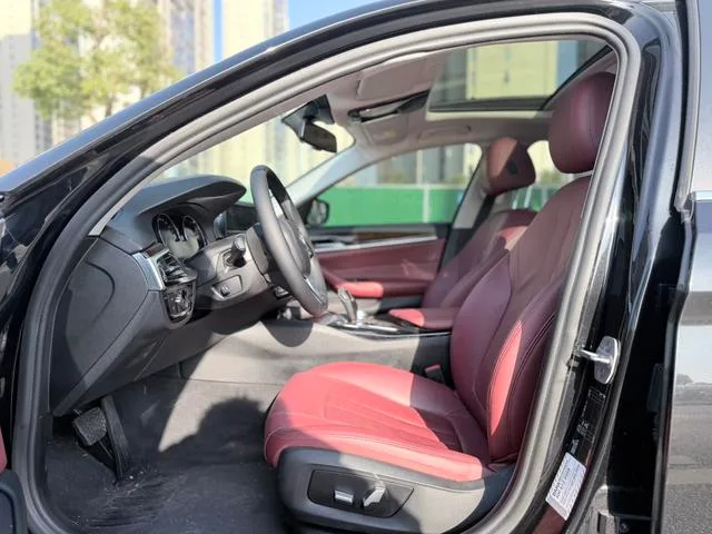 BMW 5 Series 2018 528Li Édition spéciale répertoriée extérieur photo 8 BMW 5 Series 2018 528Li Édition spéciale répertoriée extérieur photo 8