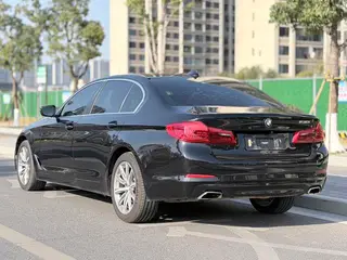 BMW 5 Series 2018 528Li Édition spéciale répertoriée intérieur photo 13 BMW 5 Series 2018 528Li Édition spéciale répertoriée intérieur photo 13