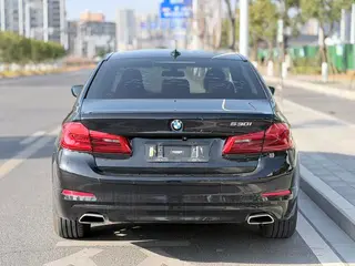 BMW 5 Series 2018 528Li Édition spéciale répertoriée intérieur photo 14 BMW 5 Series 2018 528Li Édition spéciale répertoriée intérieur photo 14