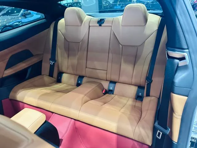 BMW 4 Series 2022 430i M Set de nuit de sport intérieur photo 16