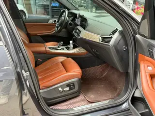 BMW X7 2020 xDrive40i Premium Class M Sports suit interior photo 7 BMW X7 2020 xDrive40i Premium Class M Sports suit interior photo 7
