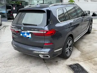 BMW X7 2020 xDrive40i Premium Class M Sports suit interior photo 9 BMW X7 2020 xDrive40i Premium Class M Sports suit interior photo 9