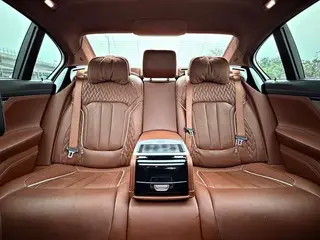 BMW 7 Series 2018 740Li xDrive Premium Class Excellence Set interior photo 11