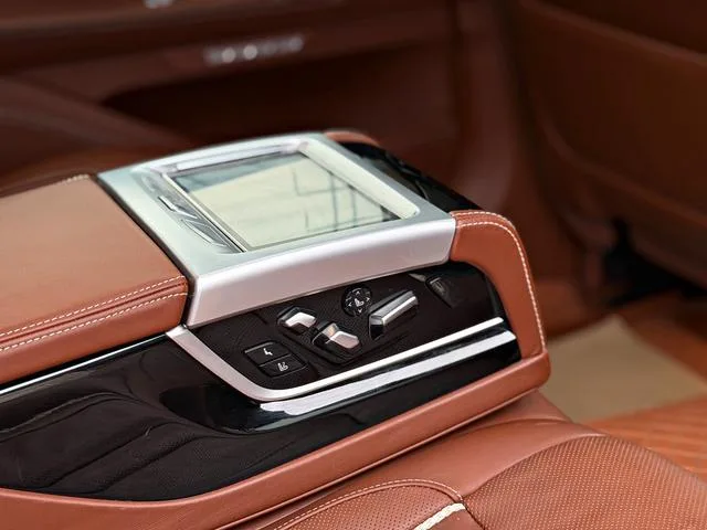 BMW 7 Series 2018 740Li xDrive Premium Class Excellence Set interior photo 12