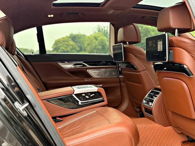 BMW 7 Series 2018 740Li xDrive Premium Class Excellence Set interior photo 13