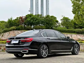 BMW 7 Series 2018 740Li xDrive Premium Class Excellence Set interior photo 19