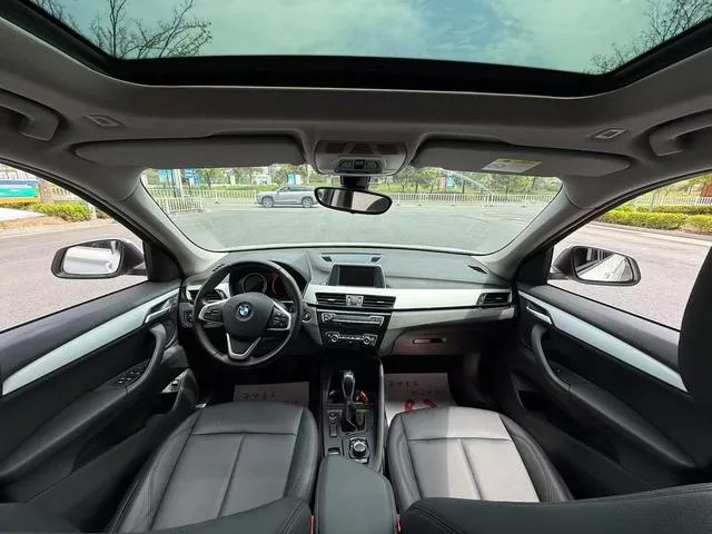 BMW X1 2019 sDrive20Li Leading Type interior photo 10
