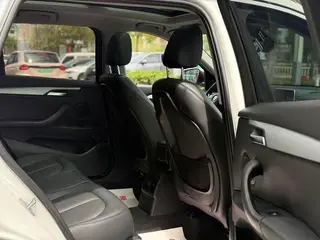 BMW X1 2019 sDrive20Li Leading Type interior photo 11