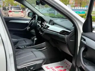 BMW X1 2019 sDrive20Li Leading Type interior photo 12