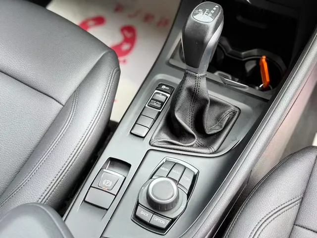 BMW X1 2019 sDrive20Li Leading Type interior photo 13