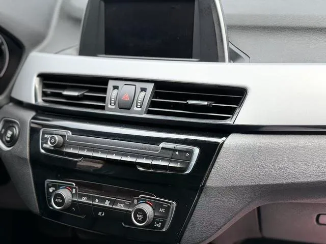 BMW X1 2019 sDrive20Li Leading Type interior photo 14