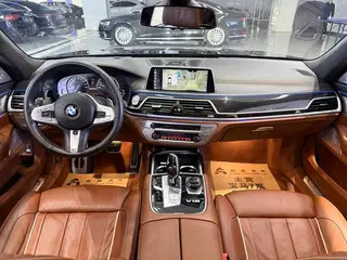 BMW 7 Series 2018 M760Li xDrive extérieur photo 7