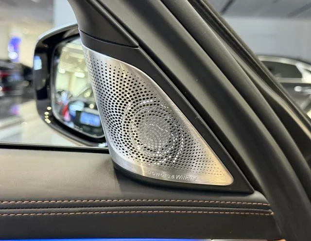 BMW 7 Series 2018 M760Li xDrive intérieur photo 15