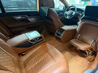 BMW 7 Series 2021 740Li xDrive Type administratif Ensemble de luxe intérieur photo 13