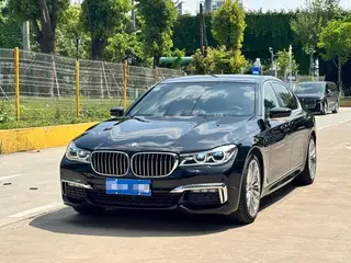 BMW 7 Series 2018 740Li Leading Type M Sports suit exterior photo 1