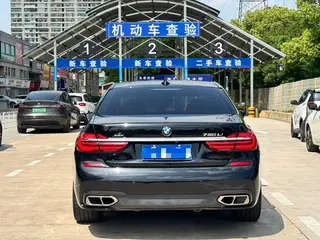 BMW 7 Series 2018 740Li Leading Type M Sports suit exterior photo 5