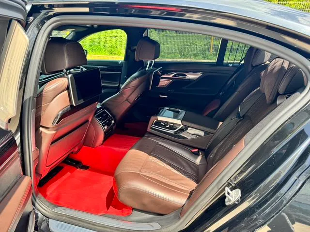 BMW 7 Series 2018 740Li Leading Type M Sports suit exterior photo 6